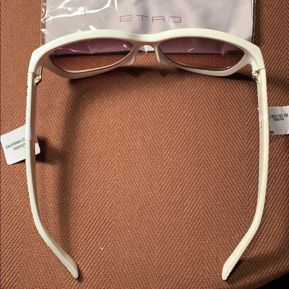 NWT ETRO Ivory w/black lace pattern sunglasses